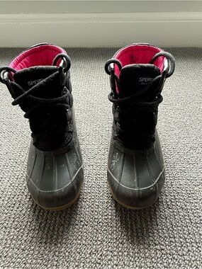 Sperry Girls Port Boot in Gray and Hot Pink